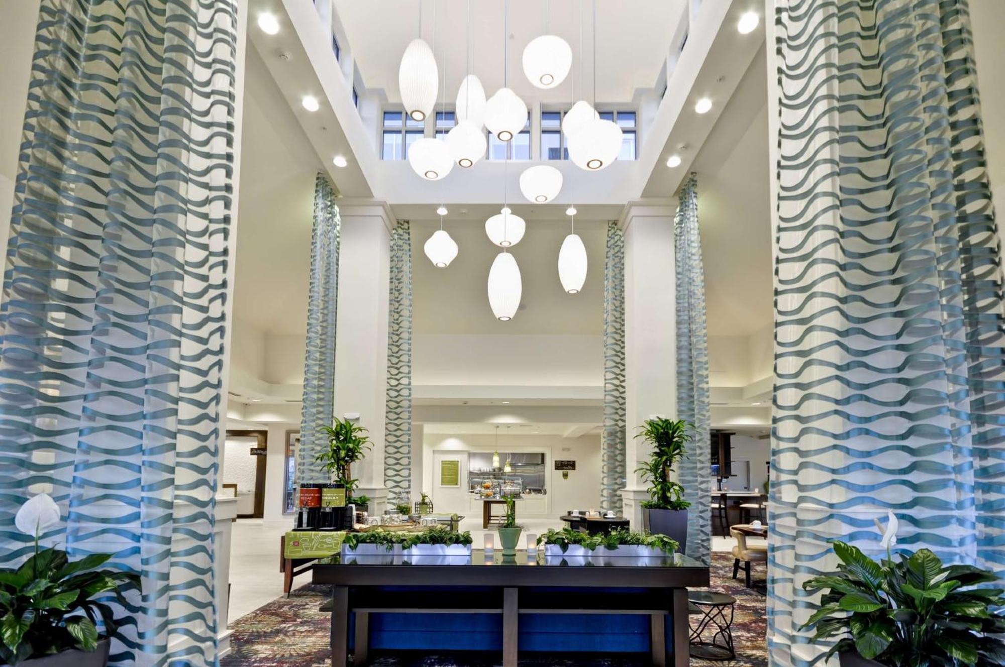 Hilton Garden Inn Detroit Трой Экстерьер фото